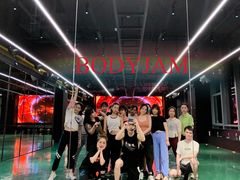 -懒人Club健身(卓越时代广场店)