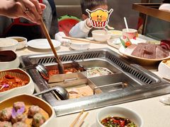 -海底捞火锅鲜切牛肉主题店(长寿路店)