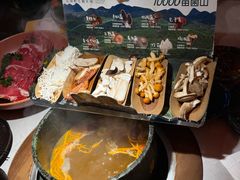 土鸡菌汤锅-芸山季·云南山珍菌火锅(人民广场来福士店)