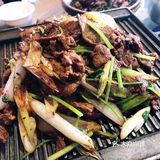 东四路口打着老北京菜的融合菜