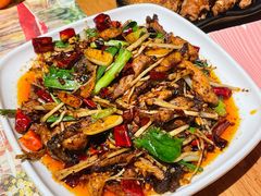 -月亮眼花园餐厅书吧酒吧
