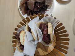 -闫家驴肉老店(华电一校店)