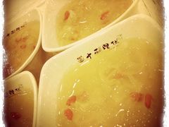 枸杞银耳羹-十面欢腾·海鲜面·台式Bistro(长乐路店)