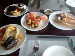 -荣誉国际酒店-云顶旋转餐厅