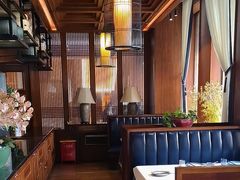 -八府香鸭·啫啫煲(华山路店)