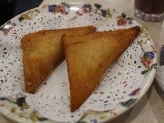 咖喱吞拿鱼角-喜莲咖啡