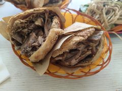 -洪峰浩老北京烧饼夹肉(角门路店)