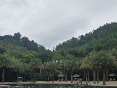 -腾冲洞山温泉村