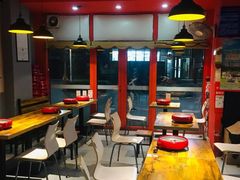 餐具摆设-吉吉向上炭烤鸡肉煲(大学城店)