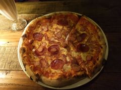 意大利披萨-城墙外BAR