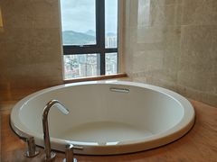-中山利和希尔顿酒店