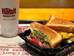 -The Habit Burger Grill 哈比特汉堡(复兴soho店)