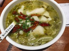 -渝是乎酸菜鱼(龙旗购物中心店)