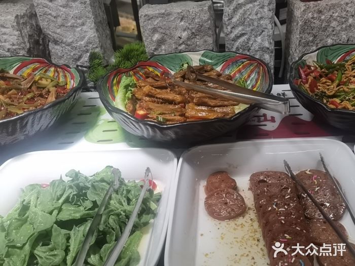 四囍码头海鲜烧烤自助火锅(外滩南京东路悦荟广场店)图片