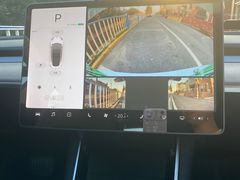 -TESLA 特斯拉(上海太古汇体验店)
