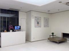 -卡罗酒店(东门晒布地铁站店)