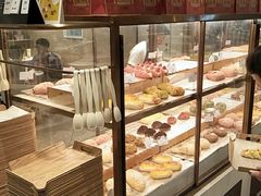 面包甜点陈列柜-奈雪的茶(新天地广场PRO店)
