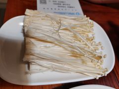 -茸梅路右拐龙虾-农家菜(松江店)