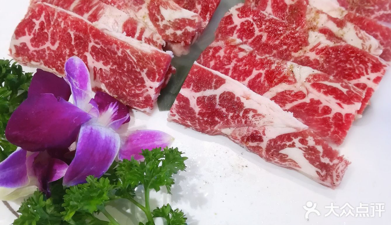 前菜、水果、生菜都是不限量自助，性价比不错
