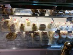 -白玉兰食品甜凤店(合生汇店)