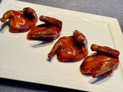 脆皮妙龄乳鸽-新荣记(BFC外滩金融中心店)