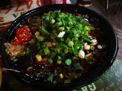 -椒点传统串串香