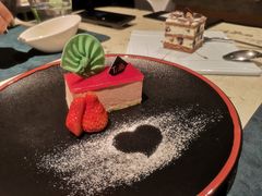 草莓慕斯-T館·花园艺术餐厅