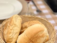 餐前面包-船屋葡国餐厅