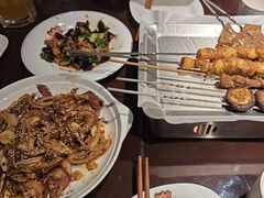 -三个大叔烤羊肉串·歌手驻唱·碳烤鲜肉(西三旗店)