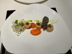 煎扇贝配红椒泡沫佐柚子胡椒酱-王品牛排(珠海富华里店)