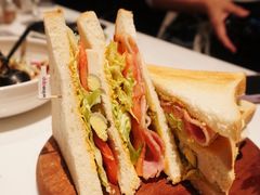 -wineapp葡萄酒餐吧(外滩金融中心店)
