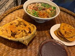 -爆炸头阿姨小四川正宗川味小吃(无任何分店)