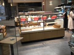 面包甜点陈列柜-仟吉(星汇维港店)