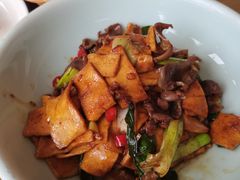 -关东小磨东北菜(上海长风大悦城店)