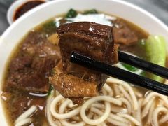 牛腩汤米粉-珍珍小食店(西华路店)