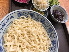 老北京炸酱面-门框胡同百年卤煮(新街口店)