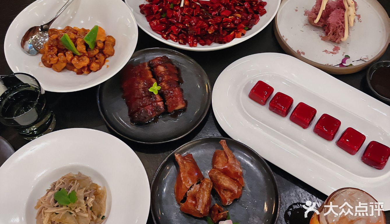 坐拥上海外滩270度夜景的高颜值餐厅🍴