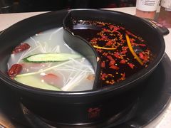 鸳鸯锅-钢管厂五区小郡肝火锅串串香(总店)