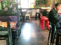 大堂-俭寨大盘鸡·缸子肉·小公鸡·新疆菜(云通店)