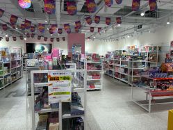 -嗨本可潮玩仓(大兴大悦春风里店)