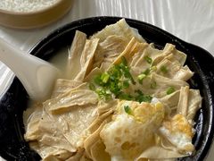 煎蛋腐竹煲-江边河鲜