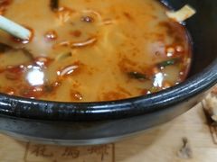 -花馬肆.云南过桥米线(汉神购物广场现场熬汤店)