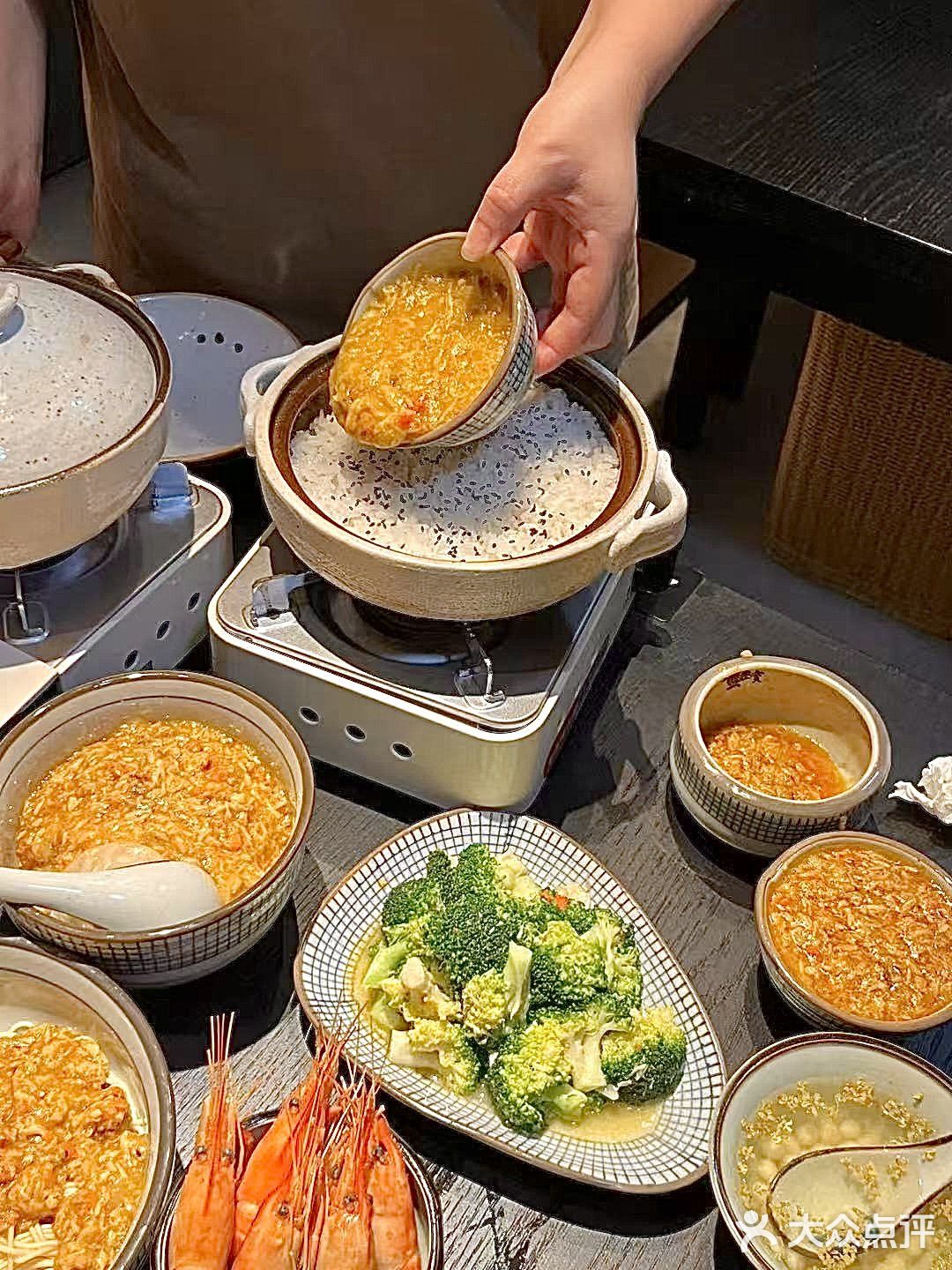 必吃榜蟹黄饭‼️来上海吃它值了～