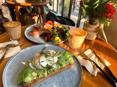 牛油果温泉蛋吐司-O'mills Sourdough Bakery&Bistro(永嘉路店)