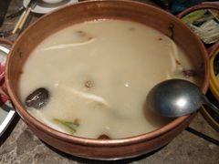 -三人行骨头王火锅(长寿店)