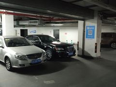 -骏丰国际财富广场·停车场