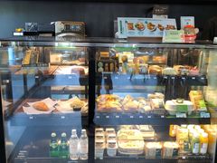 面包甜点陈列柜-星巴克(美丽华花园店)