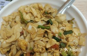 Stir-Fried Hand-Torn Noodles