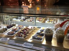 面包甜点陈列柜-GODIVA(王府井apm店)