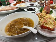 酸辣汤-东方明珠老上海8号餐厅